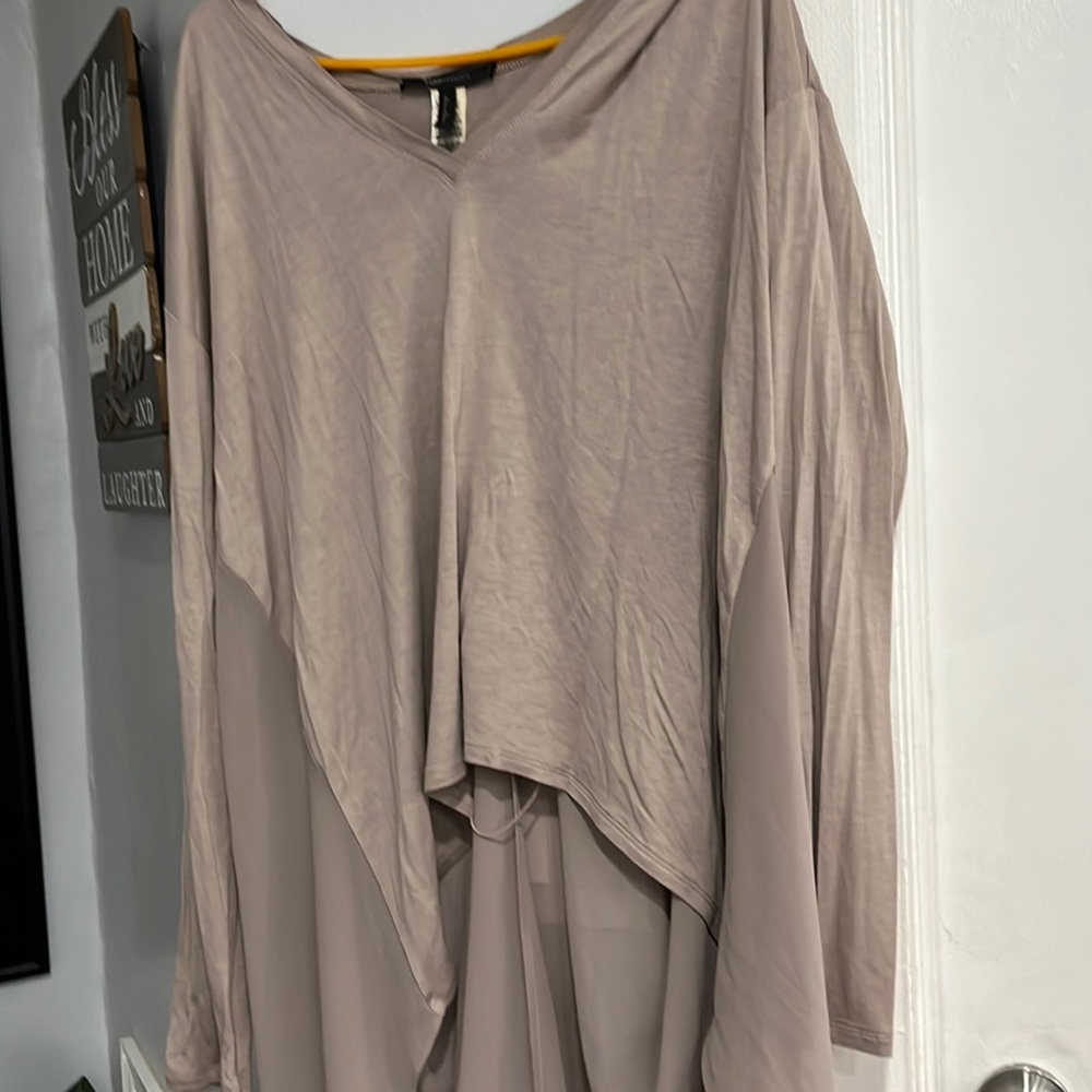 A beautiful beige top